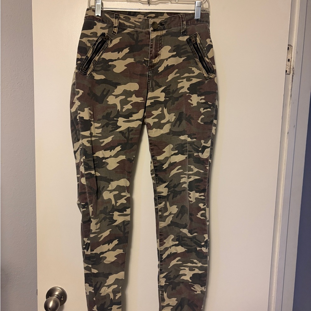KUT Camouflage Skinny Pants with Zipper Pockets